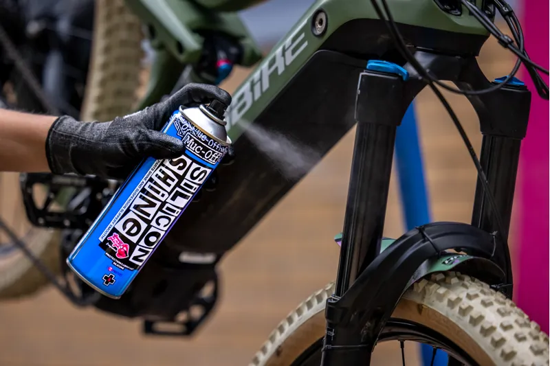 MUC-OFF SILICONE SHINE 500ML-3